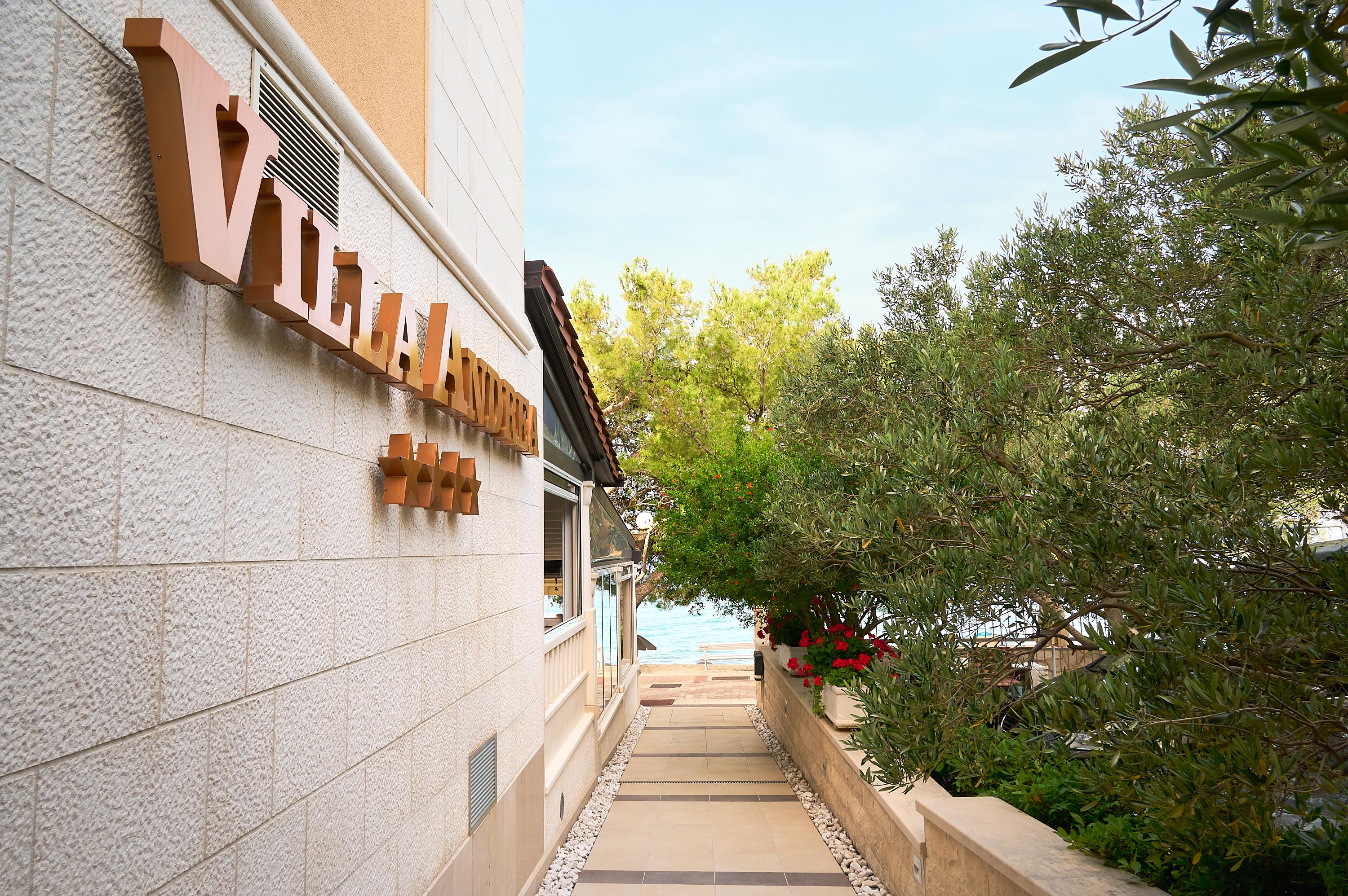 Hotel Villa Andrea Tučepi エクステリア 写真